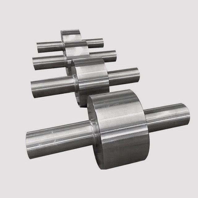 Arbre de turbine hydraulique en acier forgé ASME S355JR/Q345/ST37, arbre étagé à haute résistance pour l'hydroélectricité