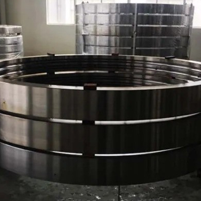 Anneau laminé en acier forgé sans couture SAE 4140 SAE 4340 OD 3000mm forgeant des anneaux métalliques industriels