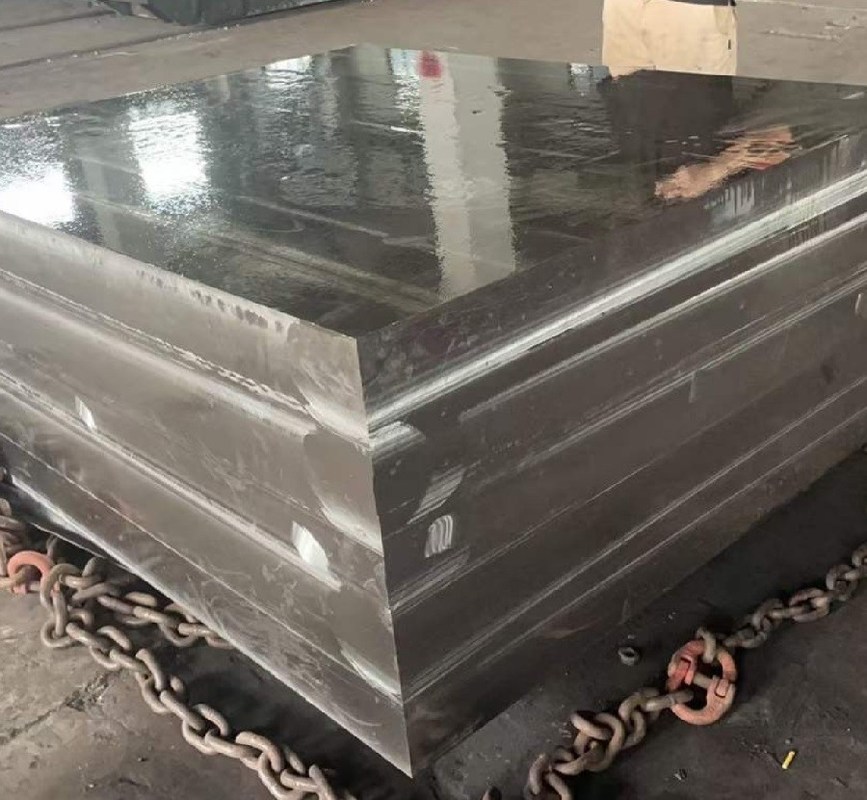 Bloc forgé en acier au carbone A105 CK45 usiné sur mesure en acier à outils S355